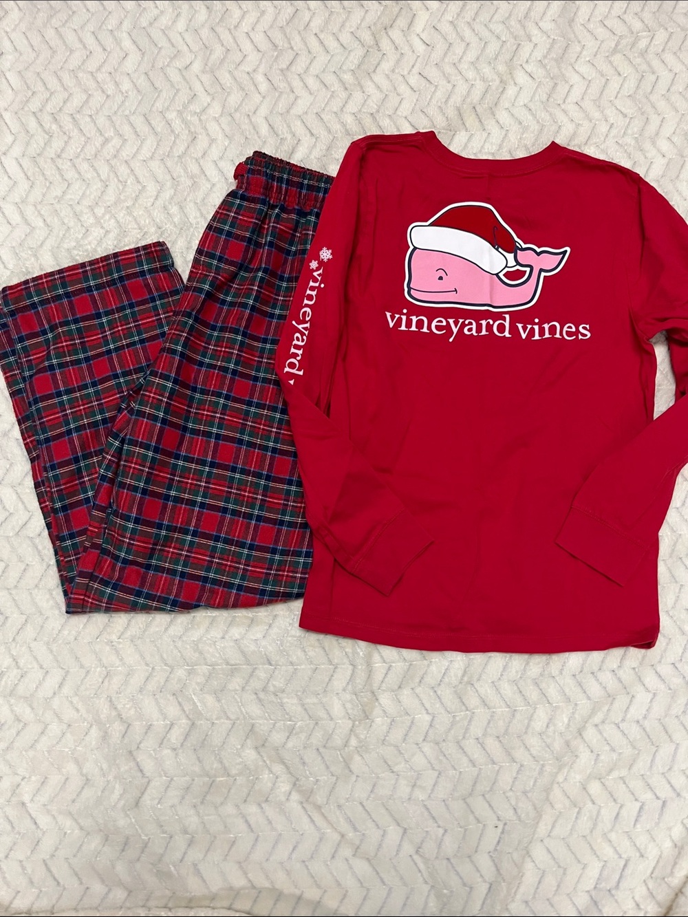 Vineyard Vines Holiday Pajama Set with Plaid Pants